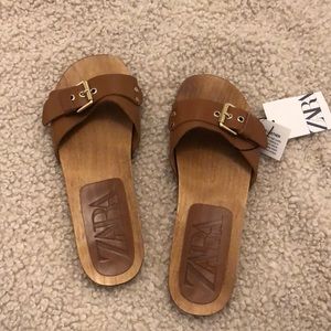 Zara wooden sandals (y2k vibes)